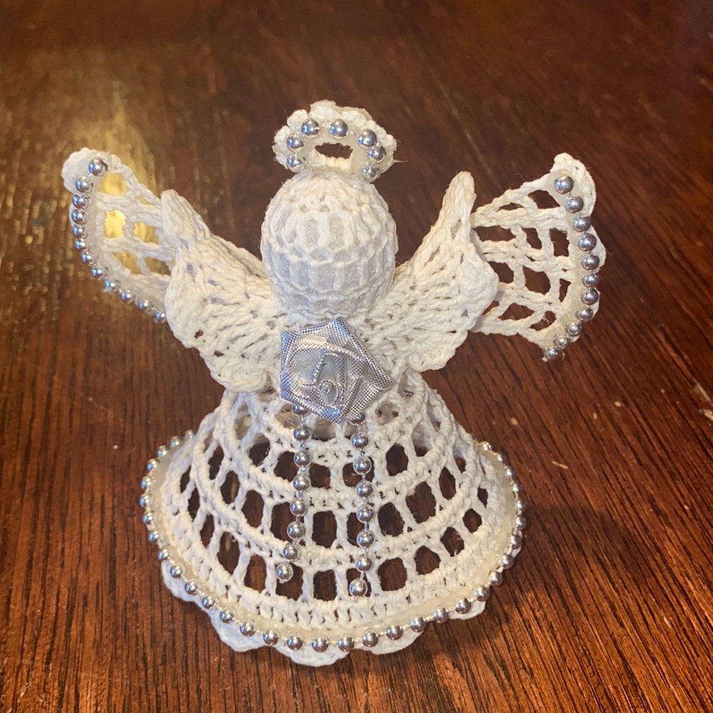 Crocheted angel - Picture 2 of 3
